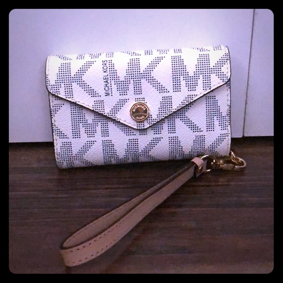 Michael Kors Accessories - Michael Kors phone case and wristlet